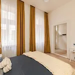Luxury Huge Apartman - 92M2 - 3 Bedrooms - 3 Air Conditioners - Free Garage!!!