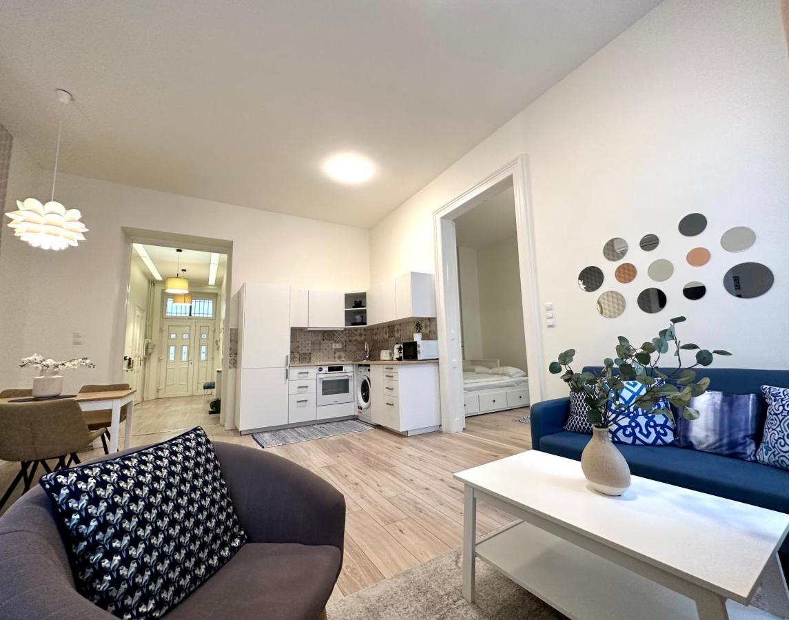 Apartment Luxury Huge - 92m2 - 3 Bedrooms - 3 Air Conditioners - Free Garage!!! *