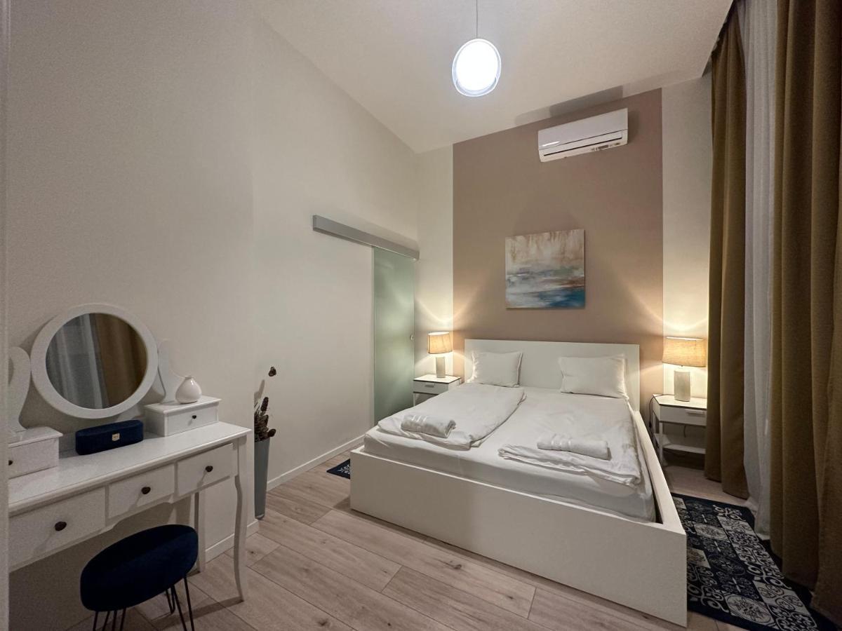 Luxury Huge - 92m2 - 3 Bedrooms - 3 Air Conditioners - Free Garage!!! * Budapest