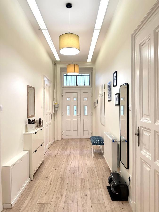 Luxury Huge - 92m2 - 3 Bedrooms - 3 Air Conditioners - Free Garage!!! Apartment