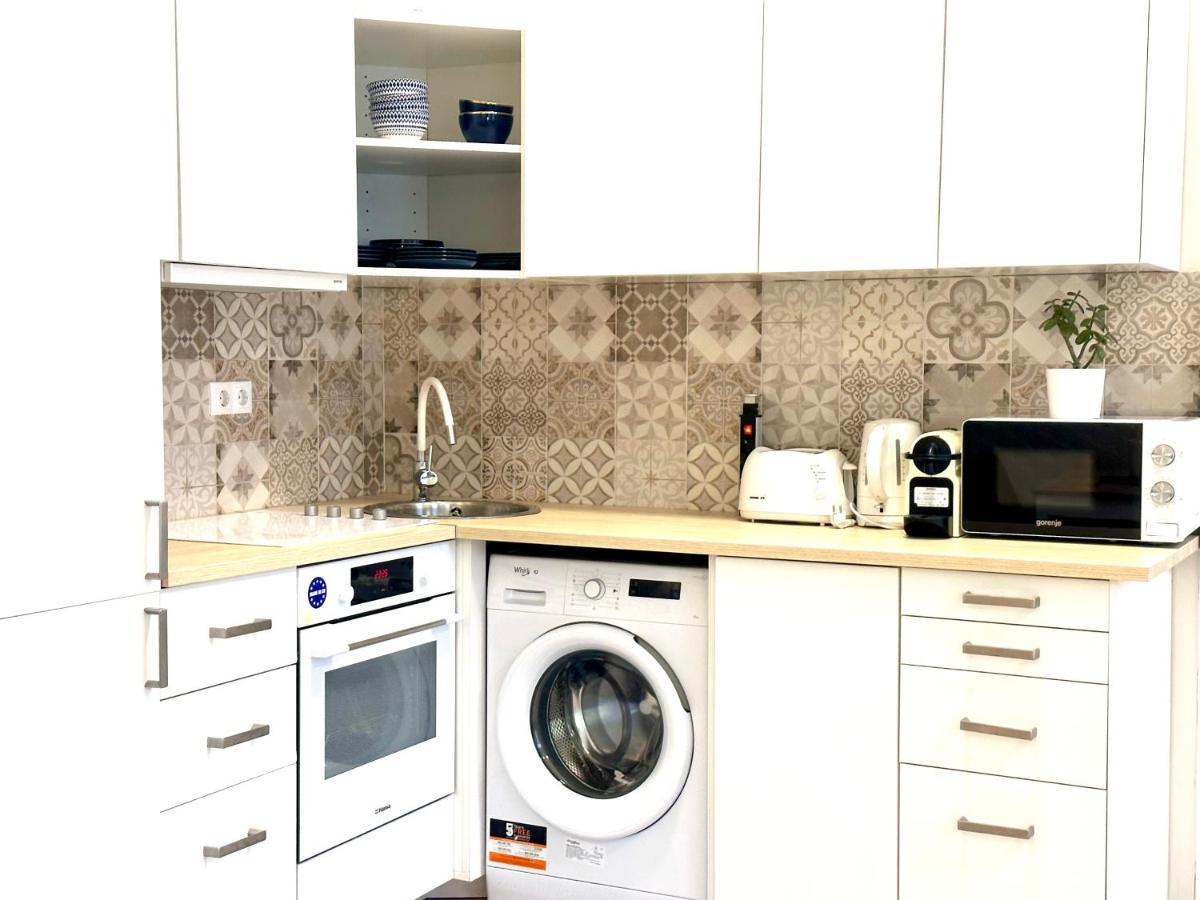 Luxury Huge - 92m2 - 3 Bedrooms - 3 Air Conditioners - Free Garage!!! Budapest