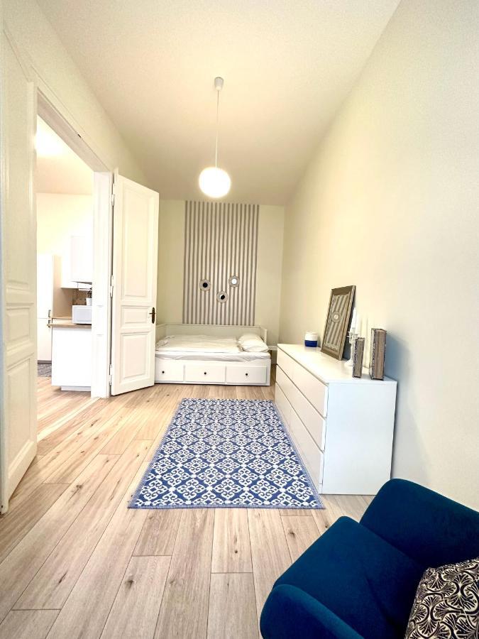 Apartment Luxury Huge - 92m2 - 3 Bedrooms - 3 Air Conditioners - Free Garage!!! Budapest