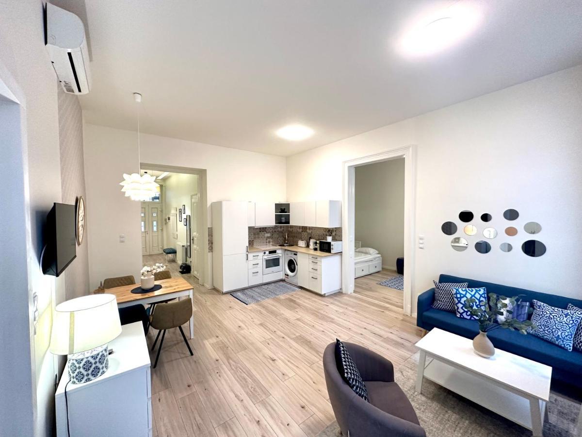 Luxury Huge - 92m2 - 3 Bedrooms - 3 Air Conditioners - Free Garage!!!