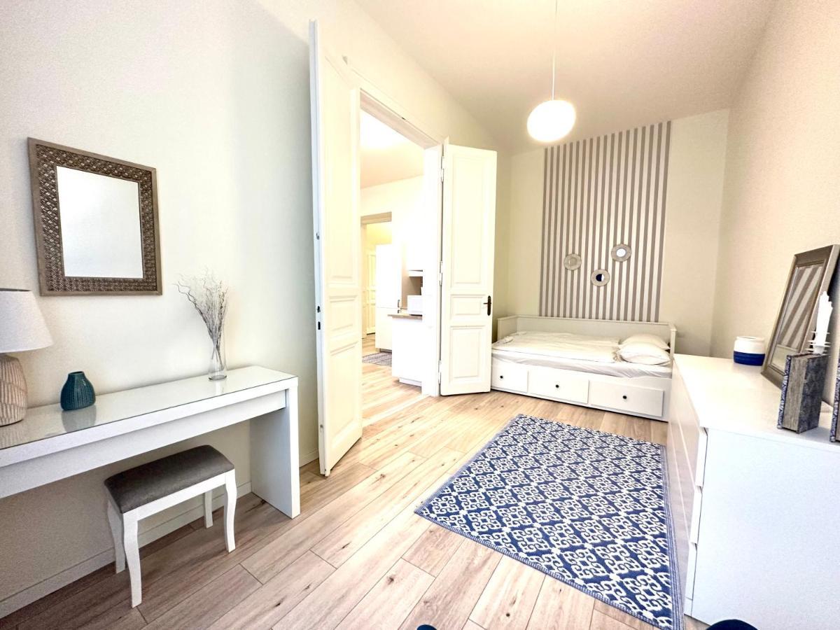 Luxury Huge - 92m2 - 3 Bedrooms - 3 Air Conditioners - Free Garage!!! Apartment *