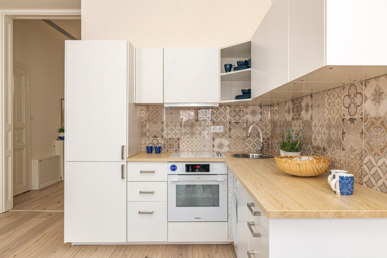 Luxury Huge - 92m2 - 3 Bedrooms - 3 Air Conditioners - Free Garage!!! Apartment
