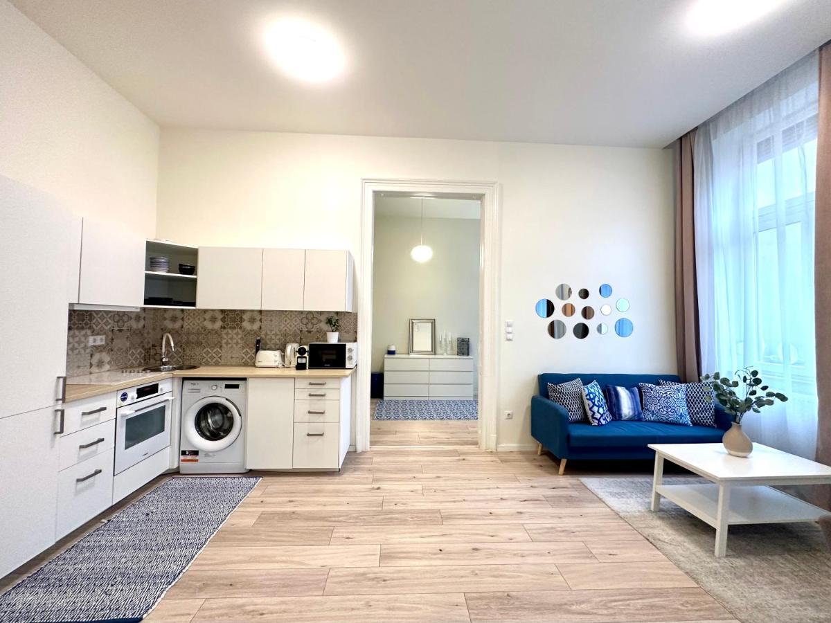 Apartment Luxury Huge - 92m2 - 3 Bedrooms - 3 Air Conditioners - Free Garage!!! Budapest