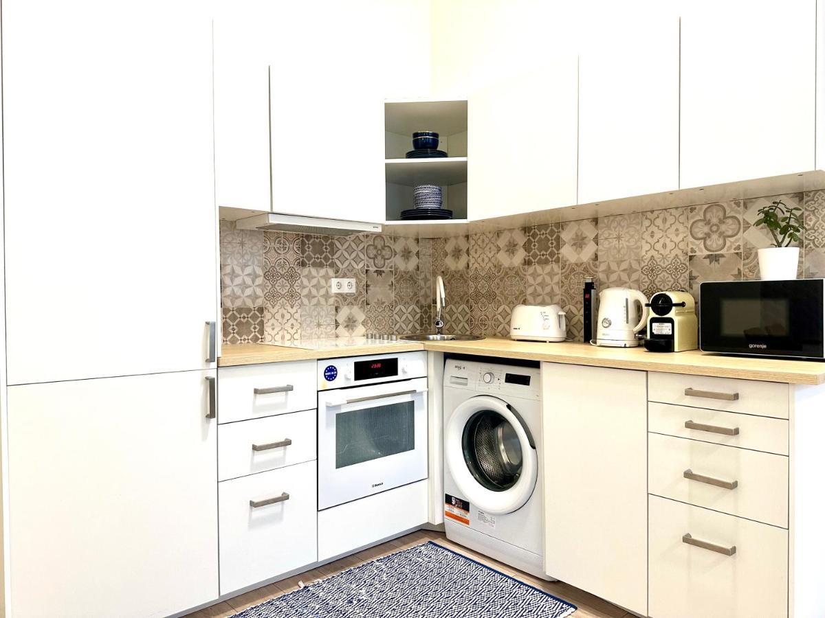 Luxury Huge - 92m2 - 3 Bedrooms - 3 Air Conditioners - Free Garage!!! * Budapest