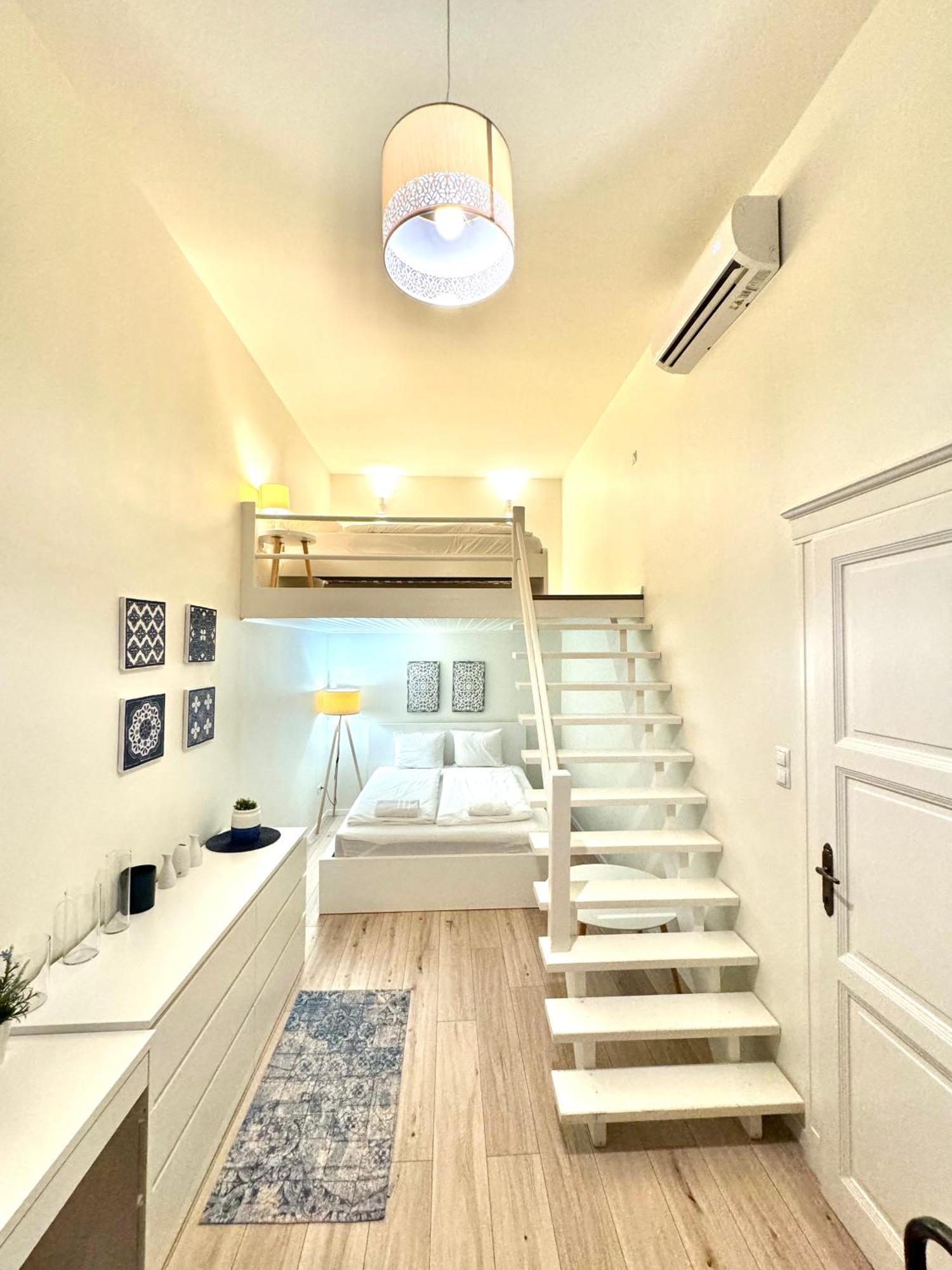 Luxury Huge - 92m2 - 3 Bedrooms - 3 Air Conditioners - Free Garage!!! *