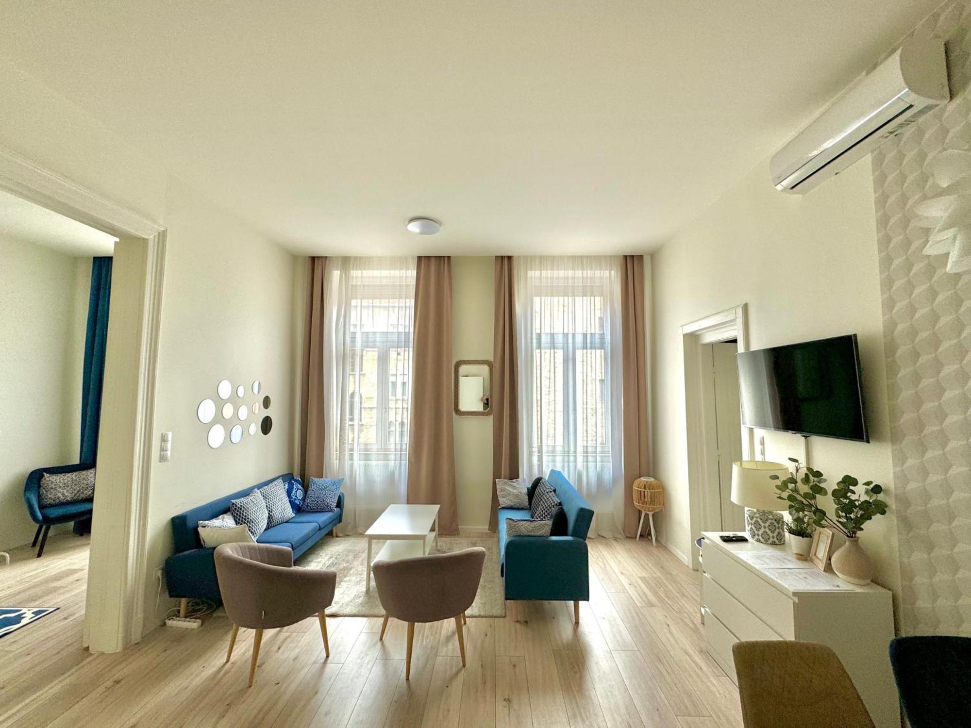 Apartment Luxury Huge - 92m2 - 3 Bedrooms - 3 Air Conditioners - Free Garage!!! *