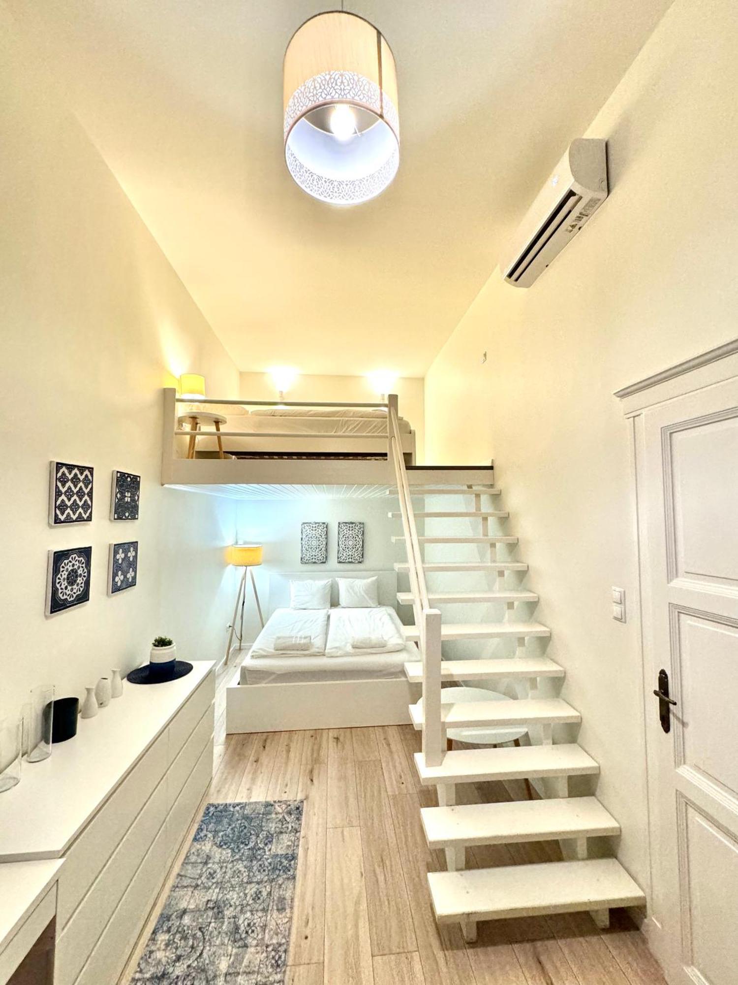 Apartment Luxury Huge - 92m2 - 3 Bedrooms - 3 Air Conditioners - Free Garage!!! *